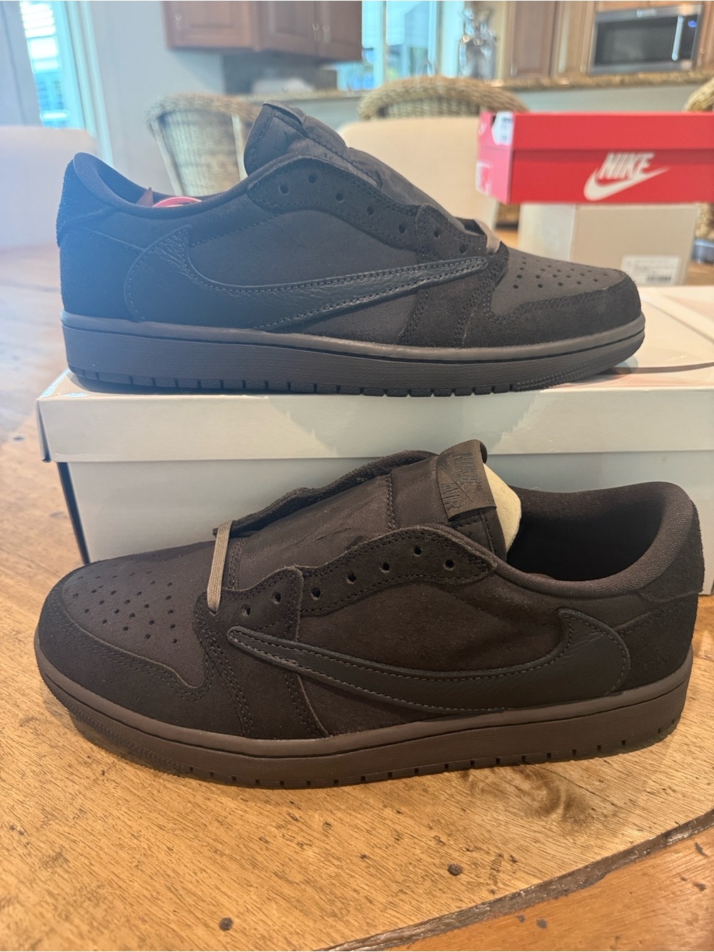 AUTHENTIC- NEW-Nike Men’s size 10 Air Jordan 1 Low OGSP dark mocha/velvet brown